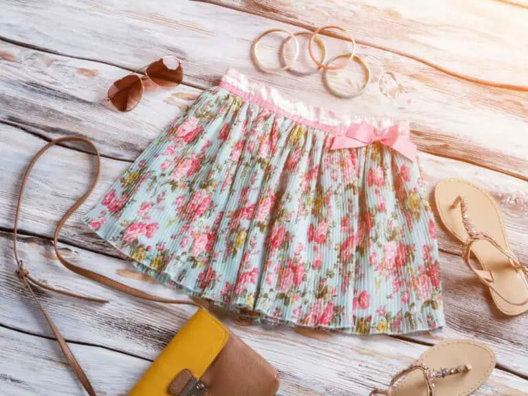 Floral Skirt Outfit Ideas (Flower Skirt Styles)