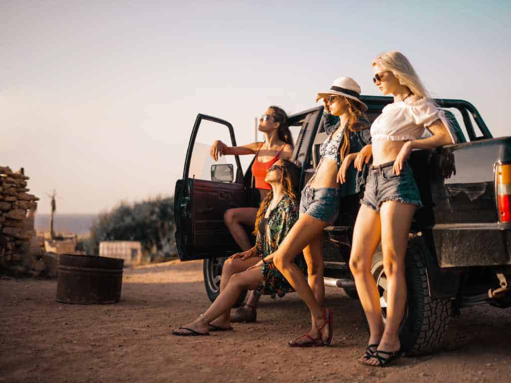 cute road trip outfits for women