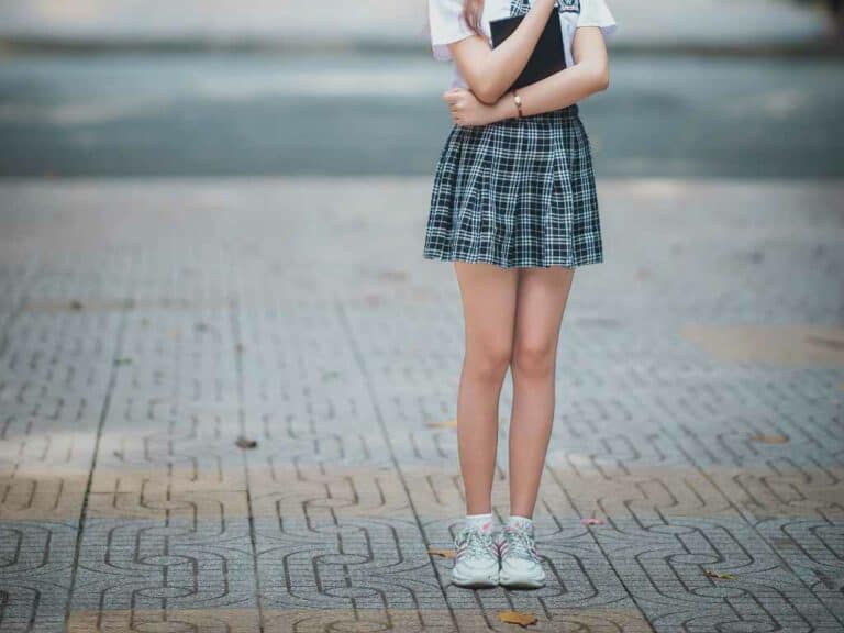 Korean Mini Skirt Outfit (How To Wear Short Fashion)