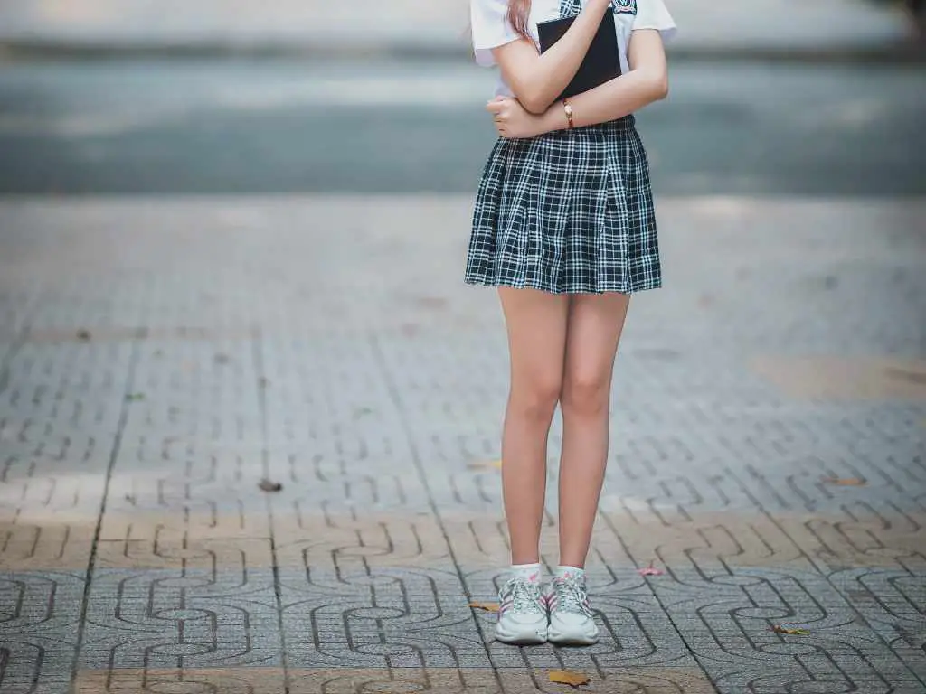 korean mini skirt outfit