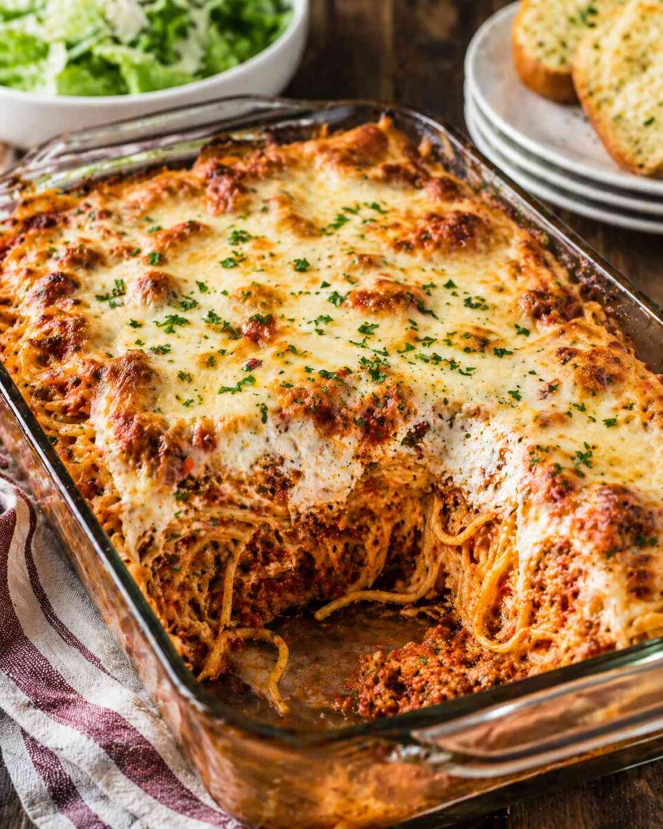 Baked spaghetti casserole with cheesy layers