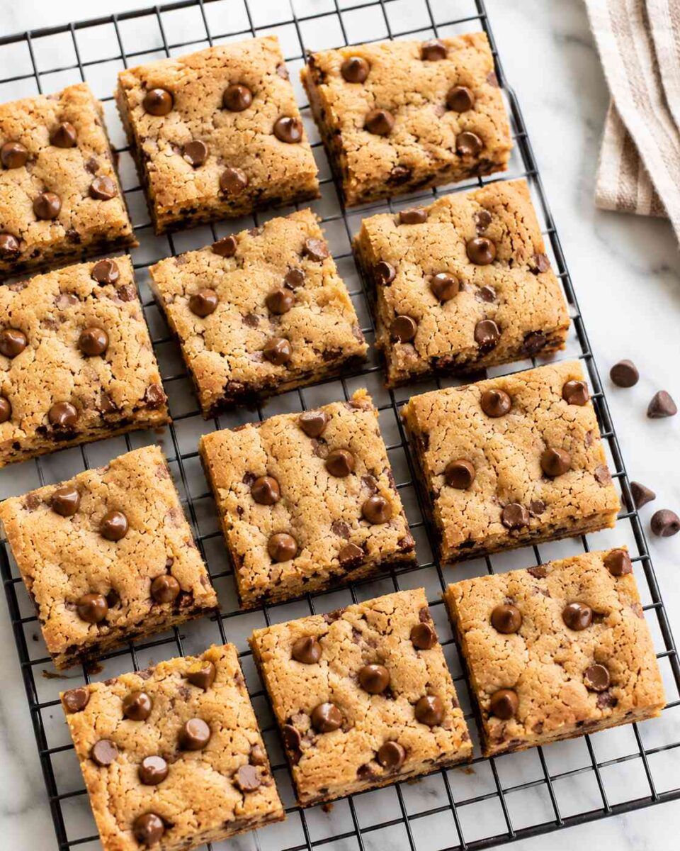 Chocolate Chip Cookie Bars From Cake Mix (Easy 5-Ingredient Dessert) 5 Freshly baked chocolate chip blondies